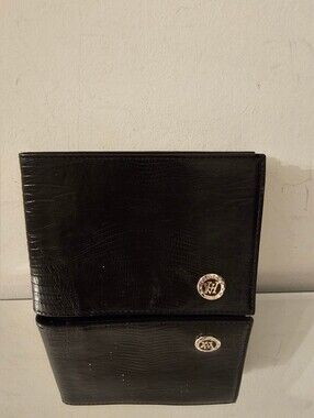 VICTOR HUGO Black Croc-Embossed Leather Bifold Wallet with Monogrammed Medallion
